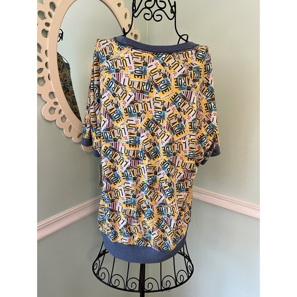 Lularoe Jane Short Sleeve Sweatshirt, License‎ Plates Logo, Large NWT